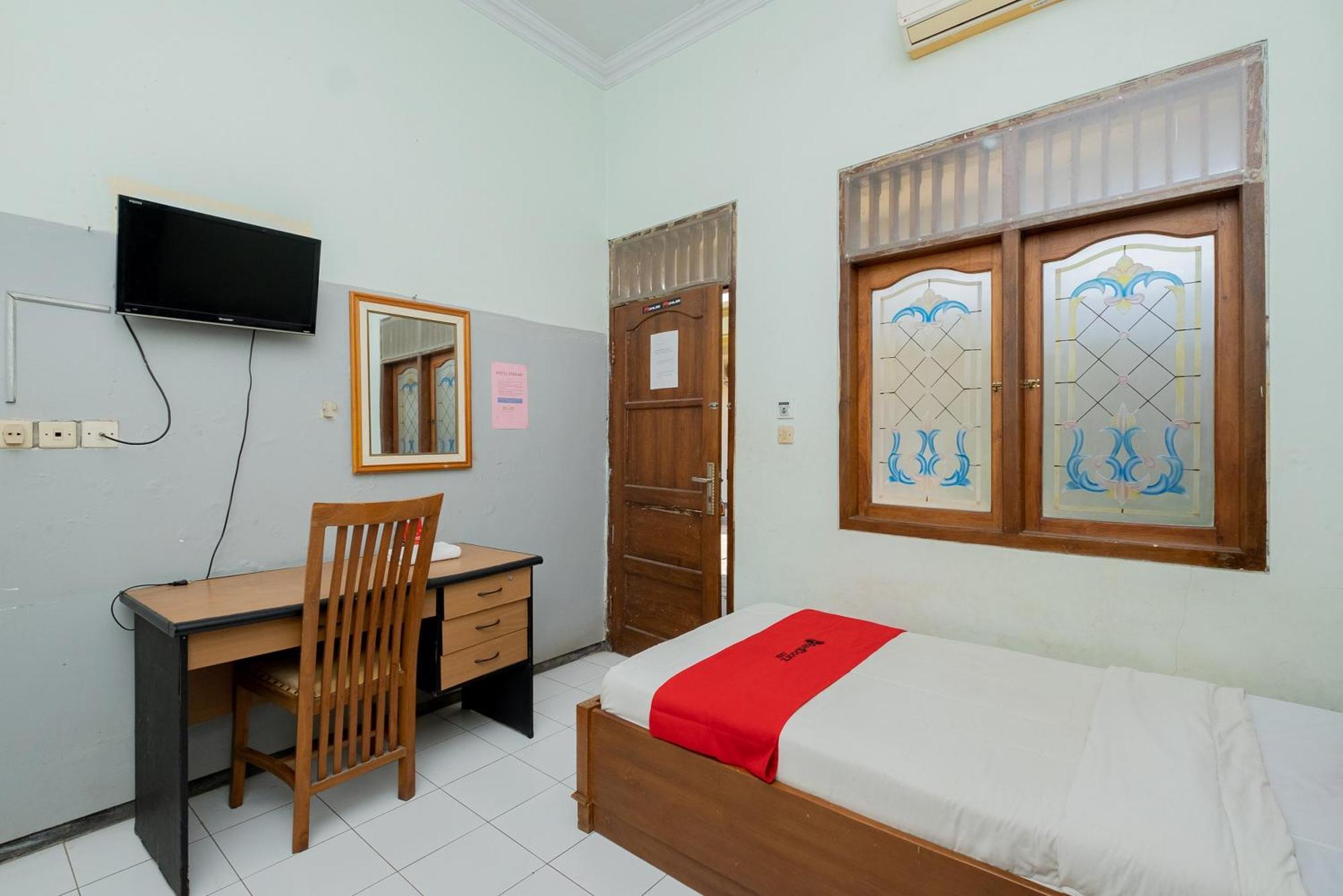 Reddoorz Syariah At Jalan Sunan Giri Tuban Tuban  Exterior foto