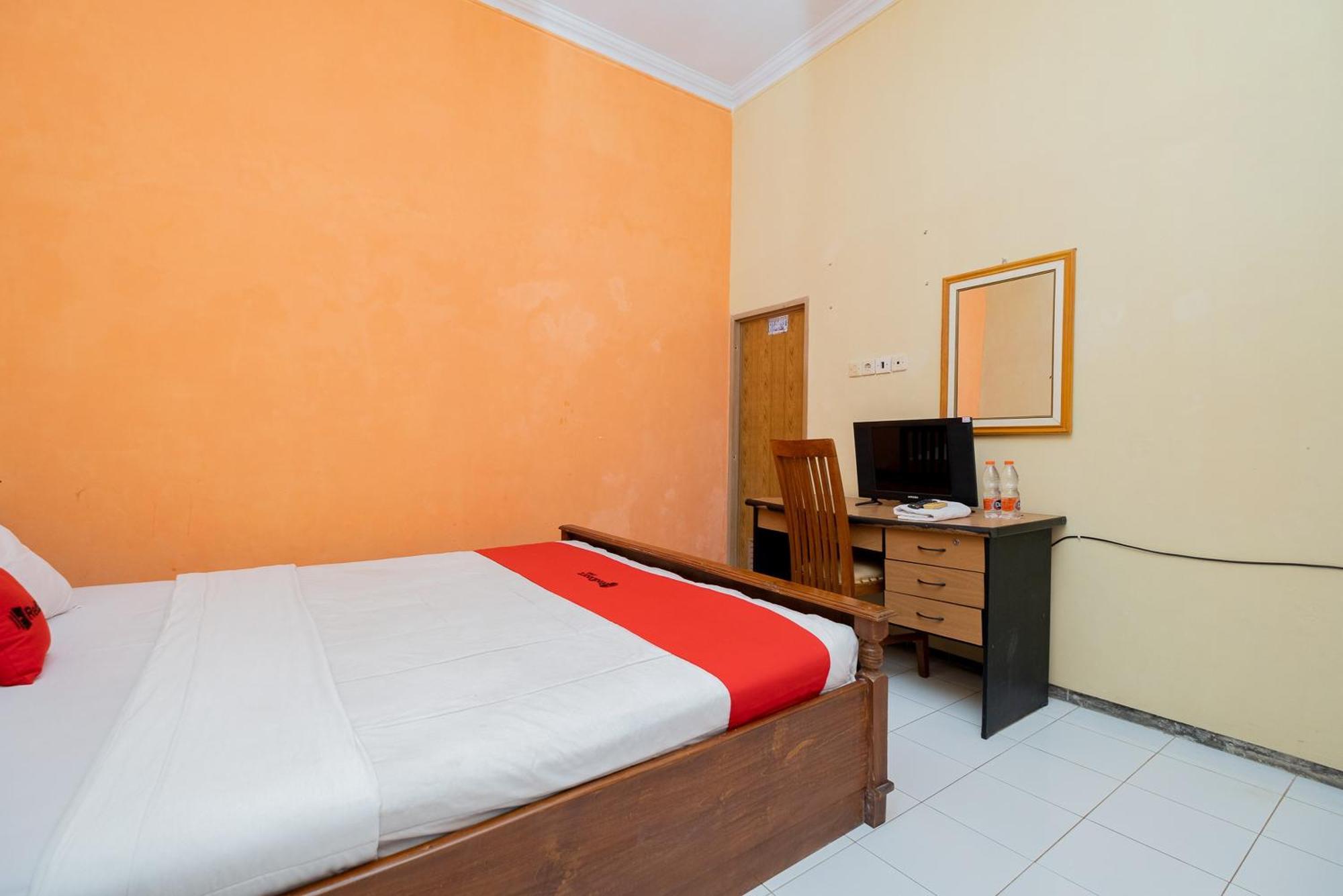Reddoorz Syariah At Jalan Sunan Giri Tuban Tuban  Exterior foto