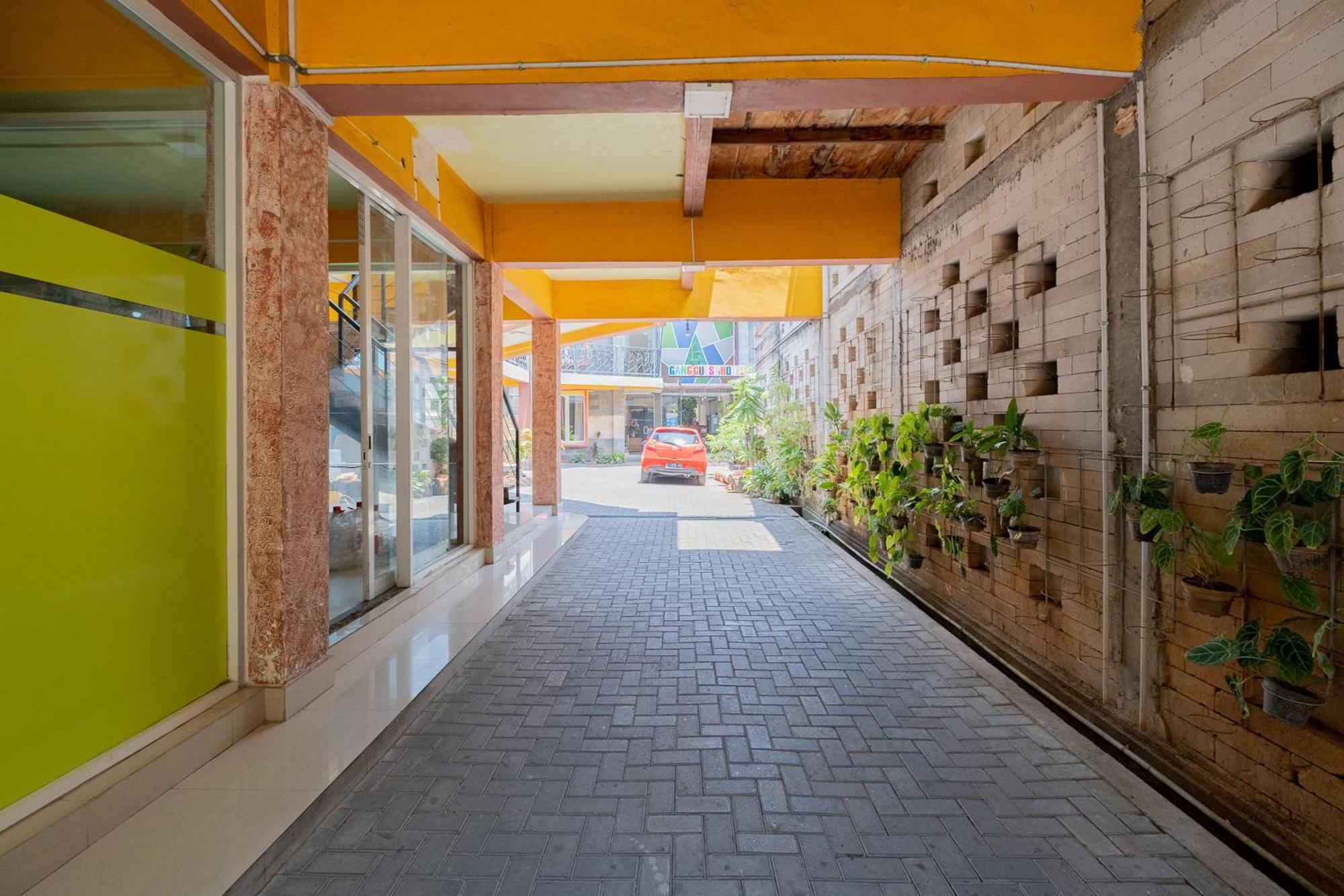 Reddoorz Syariah At Jalan Sunan Giri Tuban Tuban  Exterior foto
