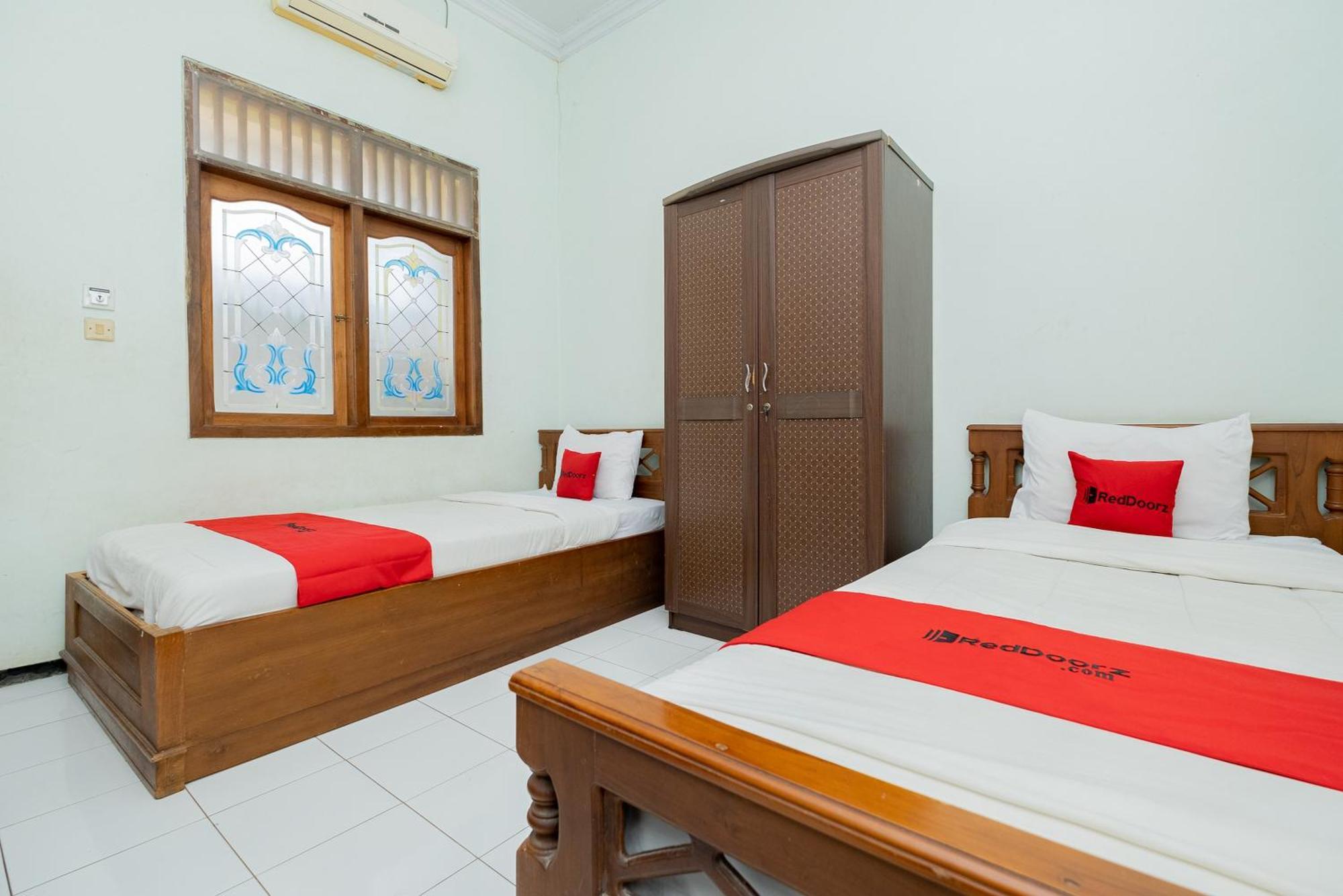 Reddoorz Syariah At Jalan Sunan Giri Tuban Tuban  Exterior foto