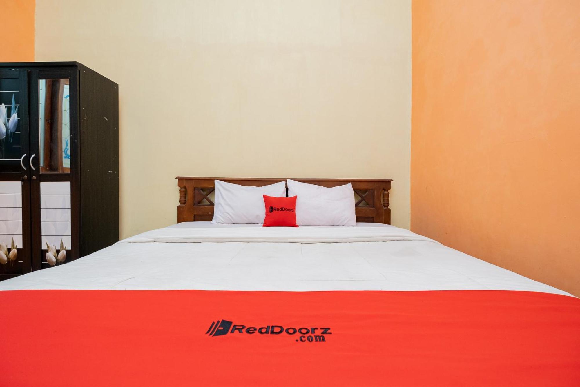 Reddoorz Syariah At Jalan Sunan Giri Tuban Tuban  Exterior foto