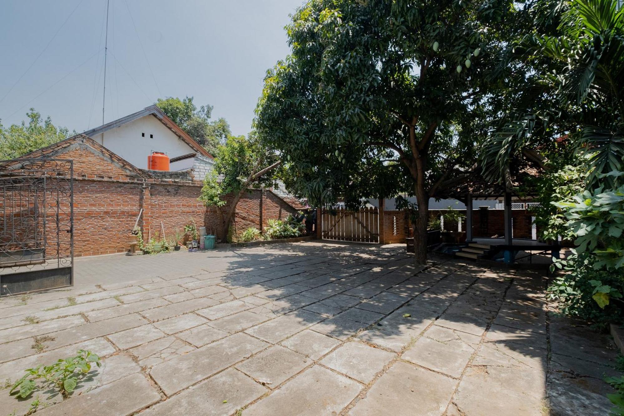 Reddoorz Syariah At Jalan Sunan Giri Tuban Tuban  Exterior foto